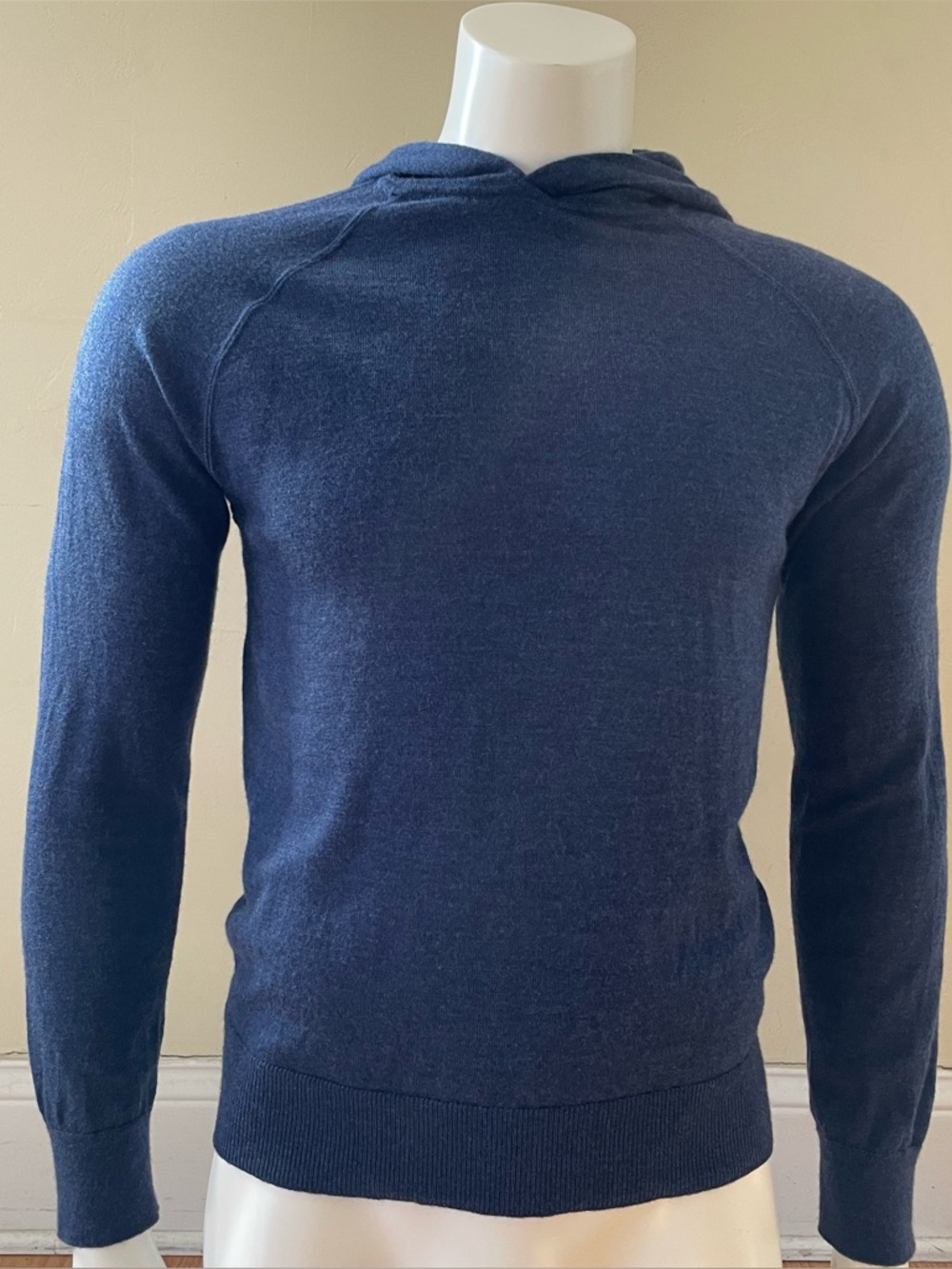 UNTUCKit Deep Blue Men's Crewneck Sweater Merino wool size medium